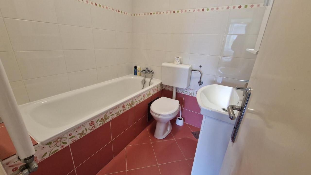 Lovely Condo With Free Parking Ljubljana Exterior photo